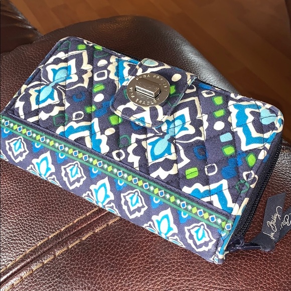 Vera Bradley Handbags - Brand new never used Vera bradely turn lock wallet